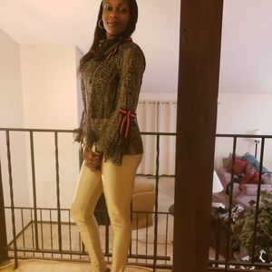 Meet your Posher, Danielle